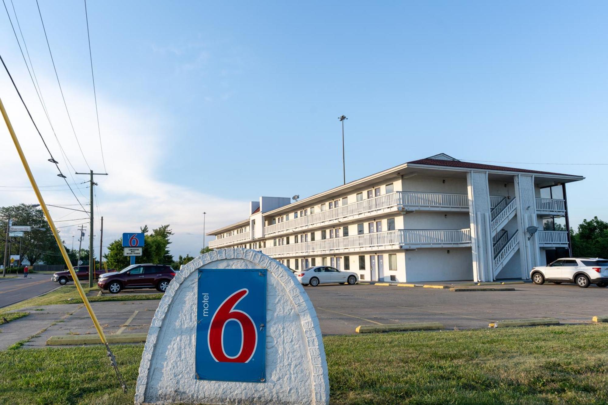 Motel 6-Cincinnati, Oh Шаронвилл Экстерьер фото