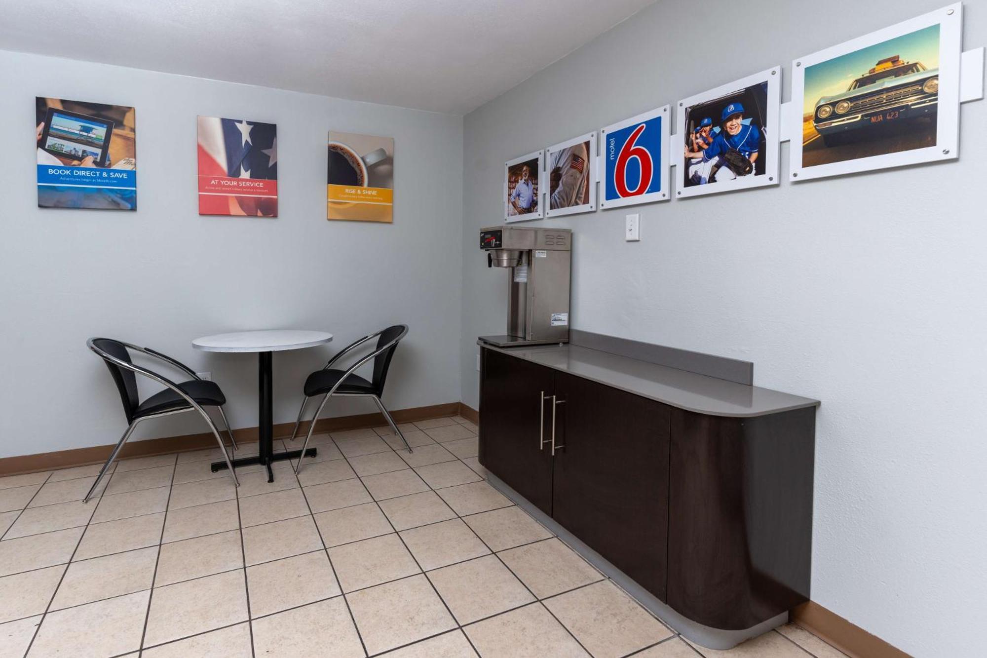 Motel 6-Cincinnati, Oh Шаронвилл Экстерьер фото